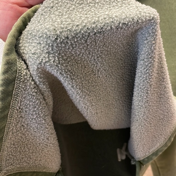 🌸2/$5 YITTY pull over sweater - Picture 3 of 4